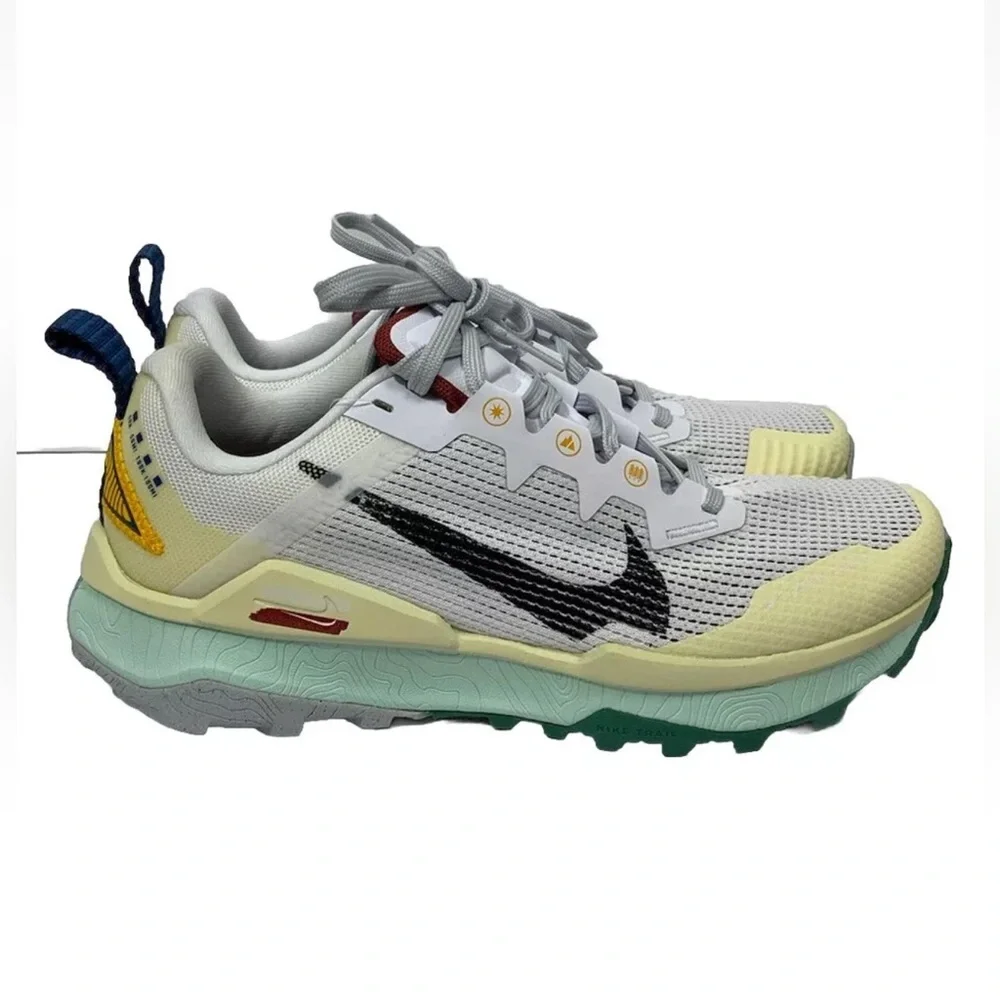 Nike Women's Snikers Sz 7.5 React Wildhorse Trail Hiking Running Shoe DR2689 101 - Picture 1 of 16